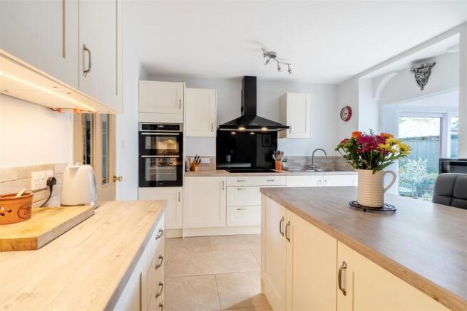 Kitchen / Breakfast Room