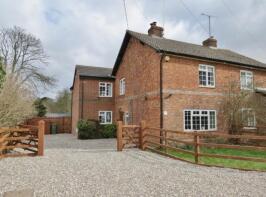 2, Lethornes Cottages, Upper Lambourn Road, Upper Lambourn, Hungerford RG17 8QP