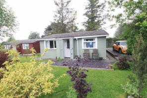 2, Chatham Log Cabins, Llanwnda, Llandwrog LL54 5TG