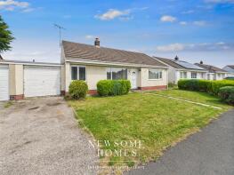 9, St Michaels Drive, Mold CH7 5BS