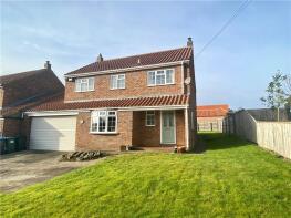 Lynwood, Crathorne Village, Yarm TS15 0BA