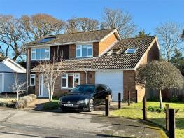 4, Fox Field, Lymington SO41 0LR