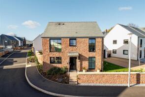 10, Weavers Way, Sandford EX17 4NT