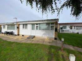86, Waveney Valley Holiday Village, Butt Lane, Great Yarmouth NR31 9FN