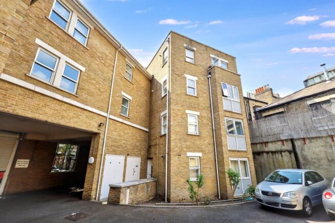 Flat 11, 22-24 Great Western Road, Westbourne Park, London W9 3NN