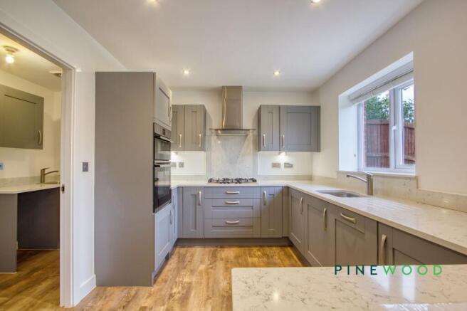 KITCHEN / DINER / LIVING AREA