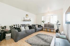 90, Monarch Parade, London Road, Mitcham CR4 3HB
