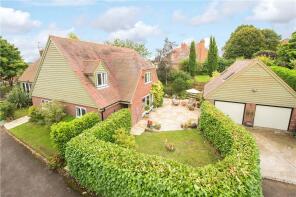 1, The Close, Aylesbury HP18 0HX