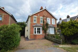 404, Leatherhead Road, Chessington KT9 2NN