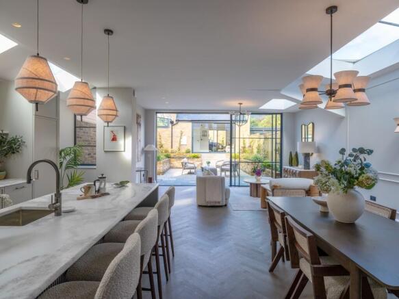 Kitchen/ Dining