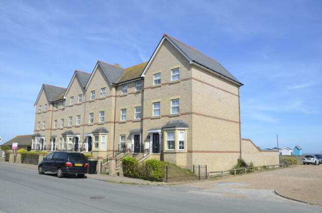 MODERN THREE STOR...