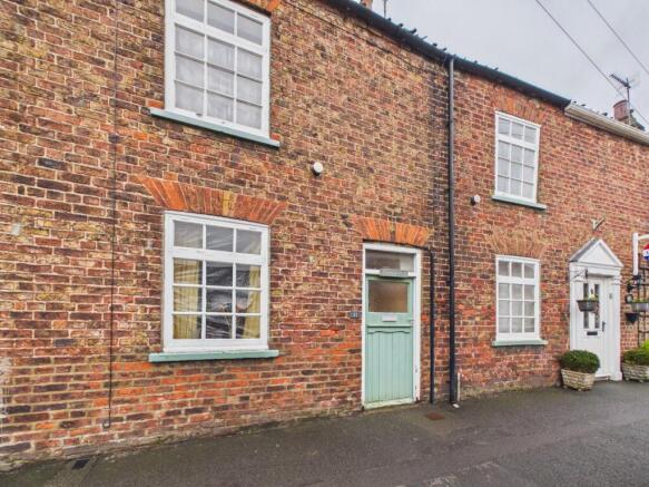 3 Bedroom Mid Terrace Cottage - For Sale