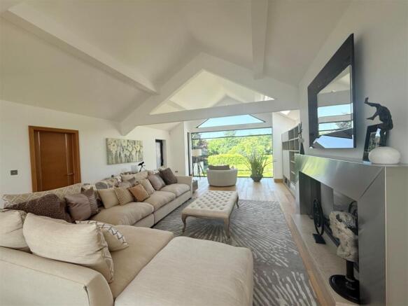 living room 1.jpg