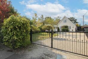 Oak Glen, Spring Pond Meadow, Brentwood CM15 0NS