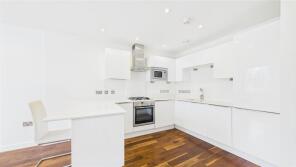 Flat 4, 7 Florentina Court, Silver Street, Enfield EN1 3EF