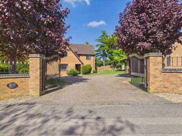 Tiverton Avenue