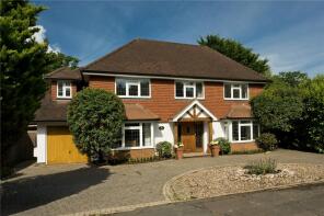 12, Kenwood Drive, Hersham, Walton-on-thames KT12 5AU