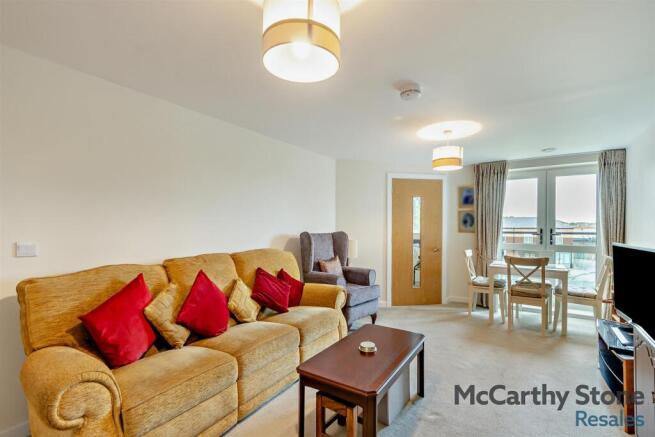 8698479-interior04-800.jpg