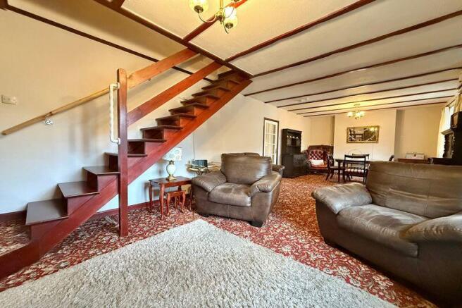 29' Lounge/Dining Room