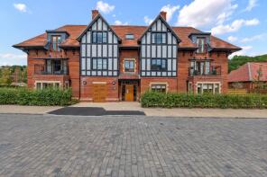 7, Austin House, Woodland Drive, Alcester B49 6FW
