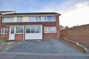 57, Eastfields, Folkestone CT19 5RU