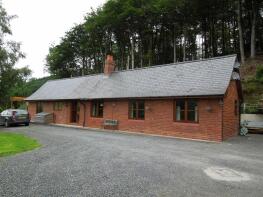 Fron Y Cil, Berriew, Welshpool SY21 8BQ