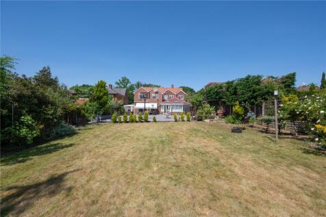 St. Albans Road West, Hatfield, Hertfordshire
