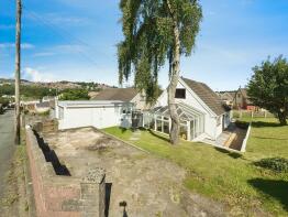 7, Shirdale Close, Hengoed CF82 7QL