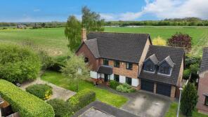 7, Pembroke Grove, Peterborough PE6 7LG