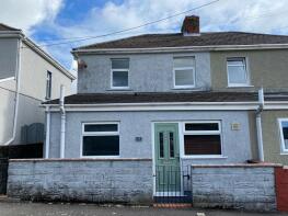 14, Highland Crescent, Neath SA10 9LE