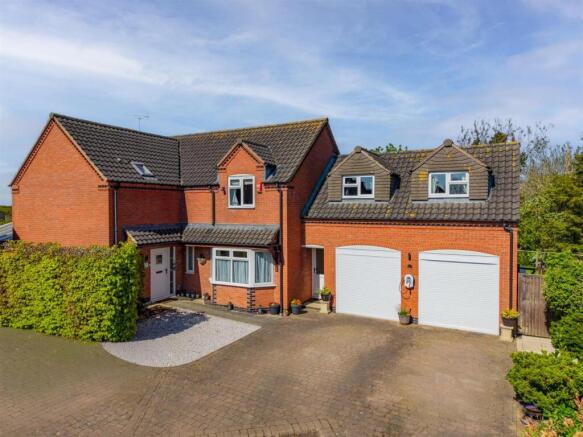 4 Orchard Close-6.jpg