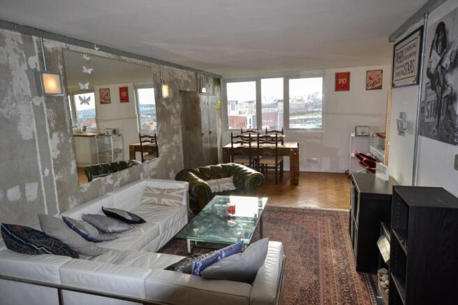 Lounge 1