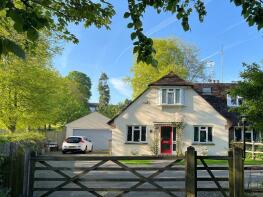 8, Clays Hill, Steyning BN44 3WD