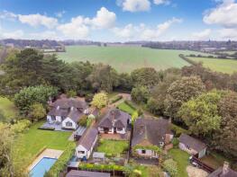 Jesmine, Burchetts Green Lane, Burchetts Green, Maidenhead SL6 3QW