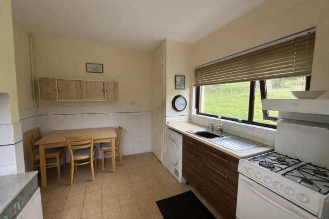 KITCHEN/BREAKFAST ROOM