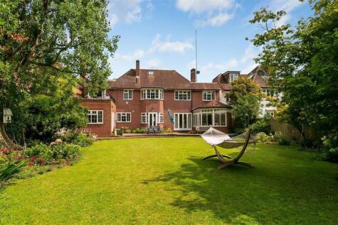 Roedean Crescent, Richmond Park