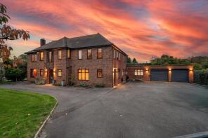 Hunters Moon, Fulford Road, Fulford, Stoke-on-trent ST11 9QT