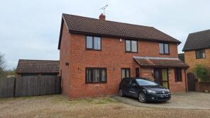 4, Pine View, Stowmarket IP14 4UB