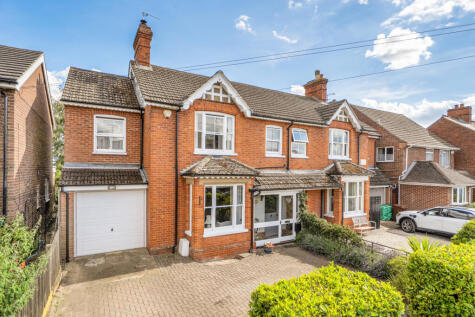 Victoria Road, Wargrave, Reading, Berkshire, RG10