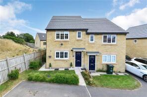 74, Meadowlands, Bradford BD15 8HJ