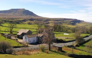 The Old Hill Inn, Low Sleights Road, Chapel Le Dale LA6 3AR