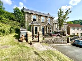 Treloar, Pantddu Road, Abertillery NP13 2BX