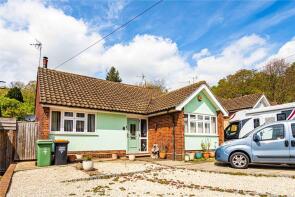 7, Castle Close, Dunstable LU6 1QJ