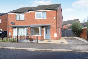 53, Pennine Way, Willenhall WV12 4DS