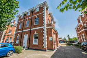 Flat 5, 6 Cambridge House, Bluecoats Avenue, Hertford SG14 1PB