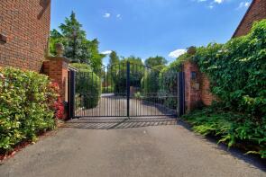 1, Glendale Close, Wokingham RG41 4EY