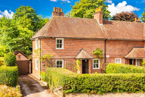 Rose Bank, Reading Road, Lower Basildon, Reading RG8 9NN