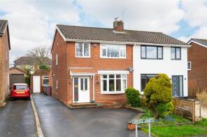 32, Smithy Croft, Dronfield S18 8YD