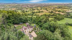 2, Cliffwell Cottages, Road From Harescombe Lane To Haresfield Lane, Edge, Stroud GL6 6PW
