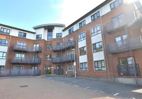 Wallis Square, Farnborough